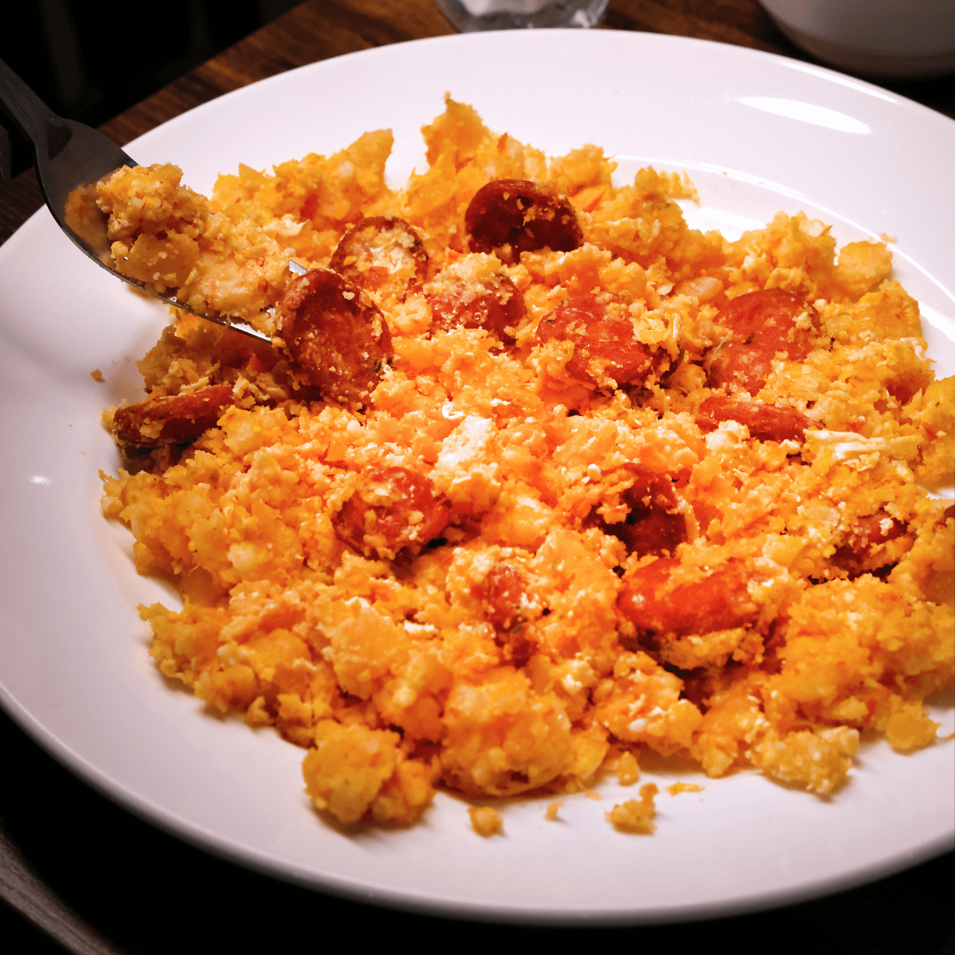 Migas con huevos pericos y chorizo Migas con huevos pericos y chorizo
